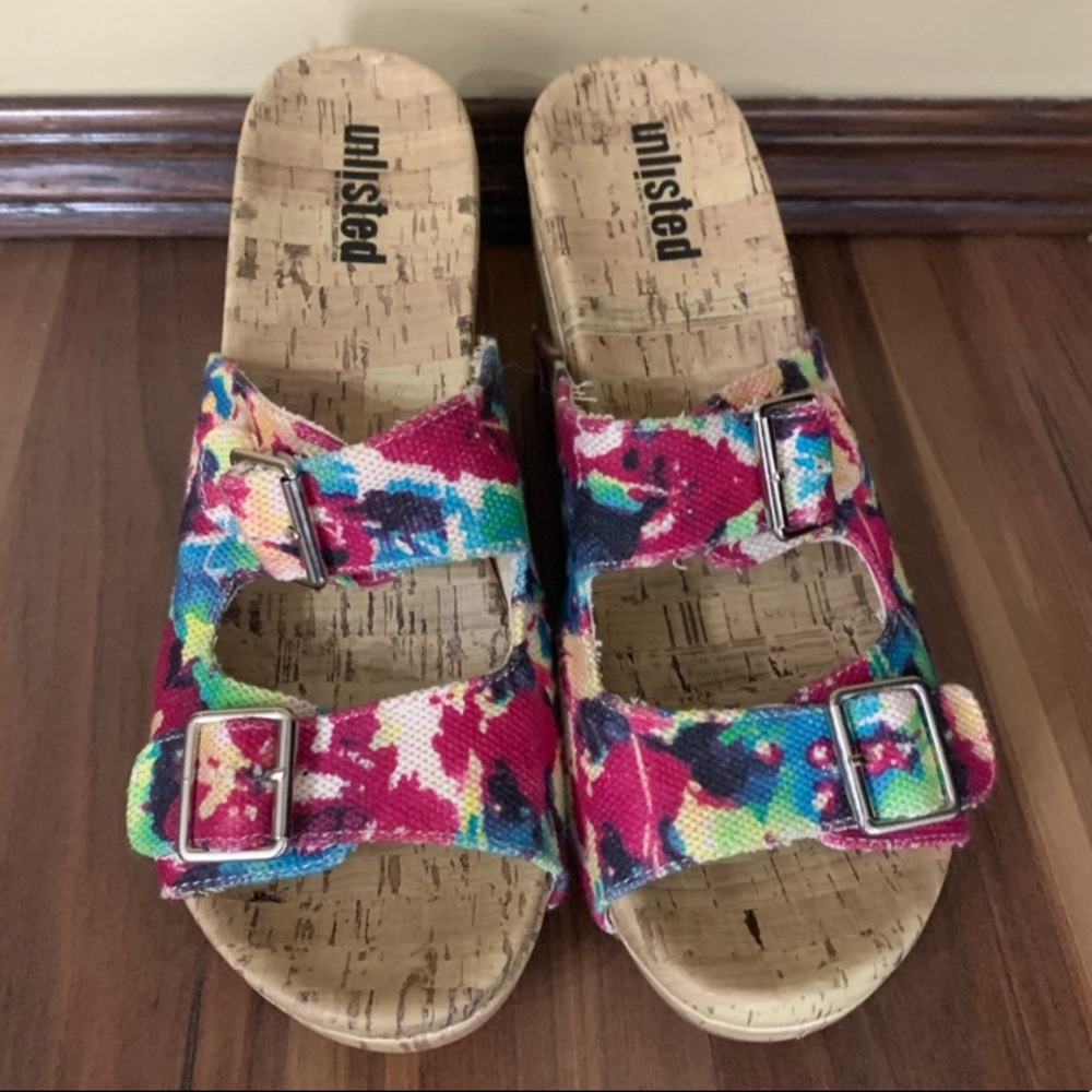 👻🎃CLEARANCE🎃👻 🌟HOST PICK🌟 Unlisted floral wedge sandals